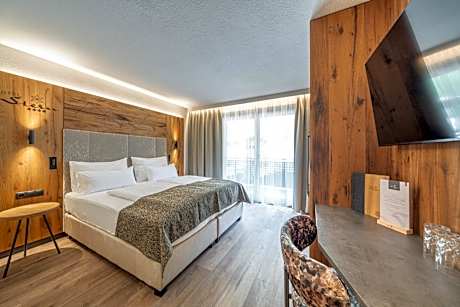 Deluxe Double Room with Balcony
