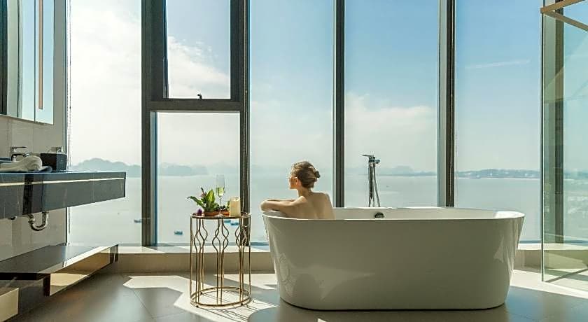 Radisson Blu Hotel, Ha Long Bay