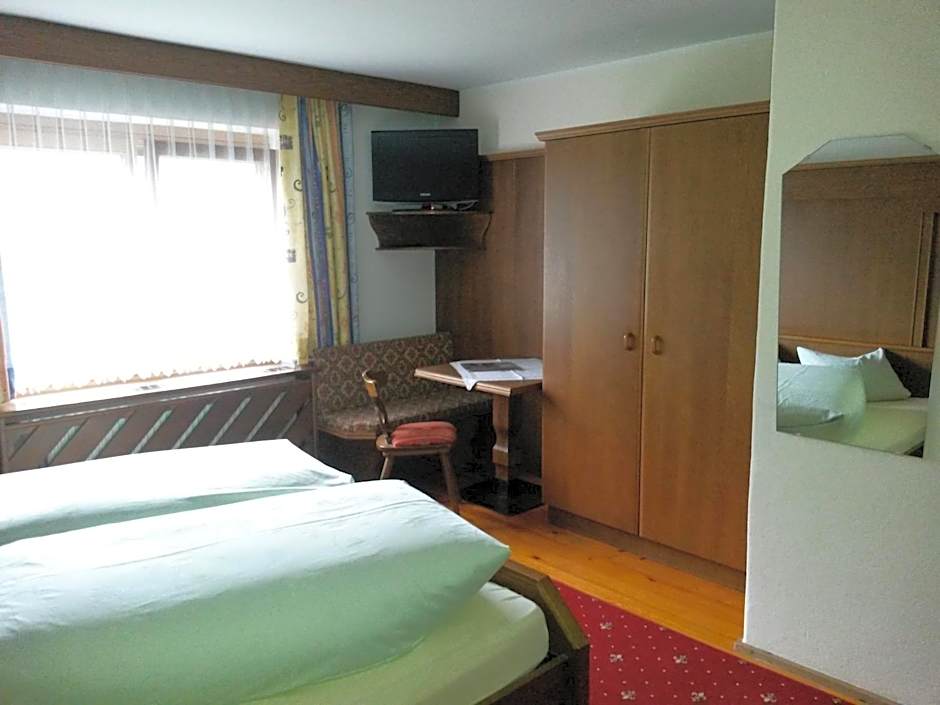 Gasthof Pension Traube