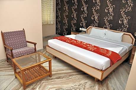 Deluxe Room with Air Conditioning