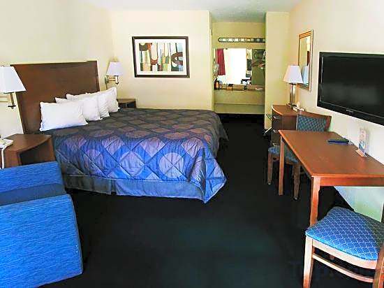 Howard Johnson by Wyndham Branson