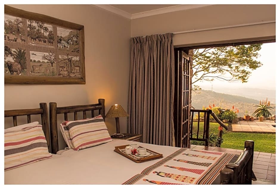 Leopards and Louries Bush Lodge