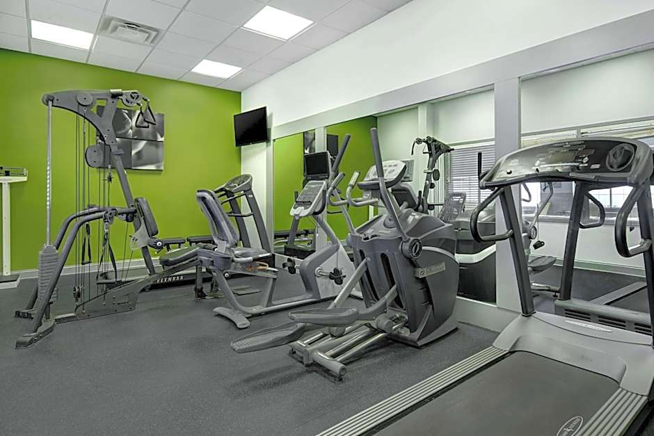 Spark by Hilton Rochester University Area