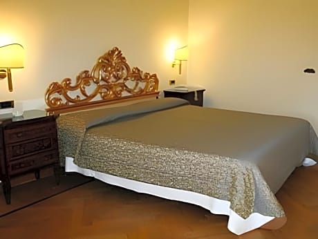 Double Deluxe Suite
