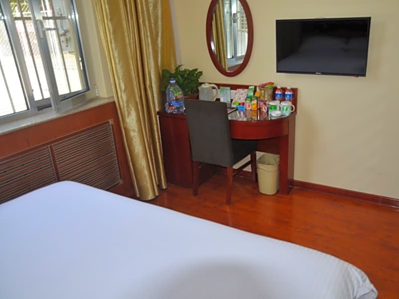 GreenTree Inn WeiFang QingZhou Middle HaiDai Road Electric Power Shell