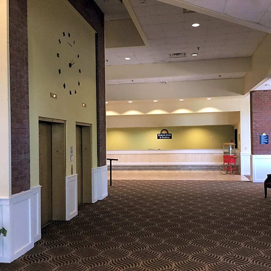 Days Inn & Suites by Wyndham Tallahassee Conf Center I-10