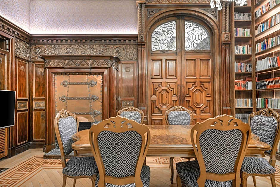 AC Hotel Palacio del Retiro Autograph Collection