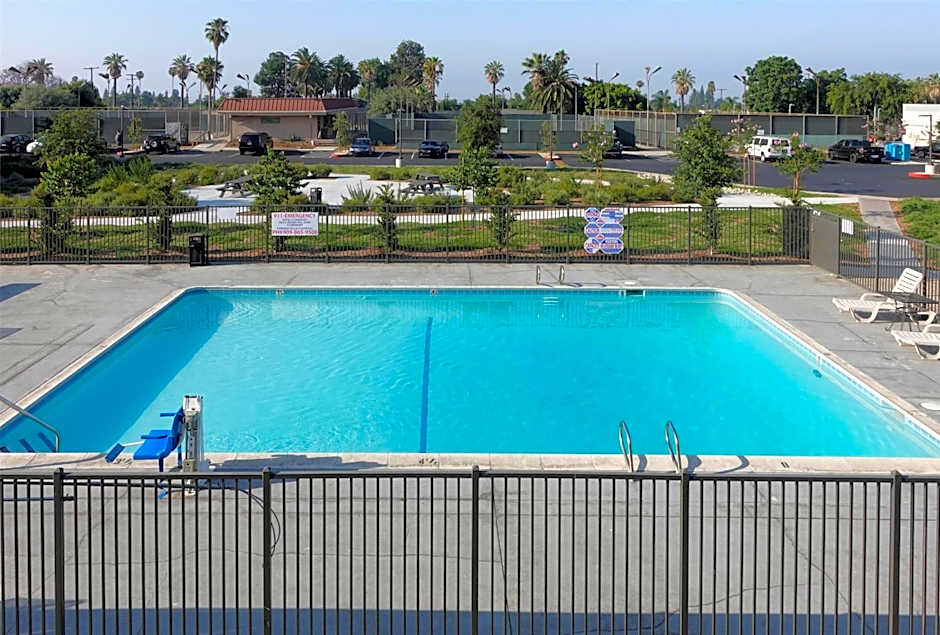 Motel 6-Claremont, CA