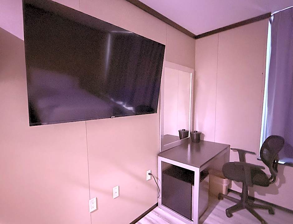 Umbrella Hotel Bronx