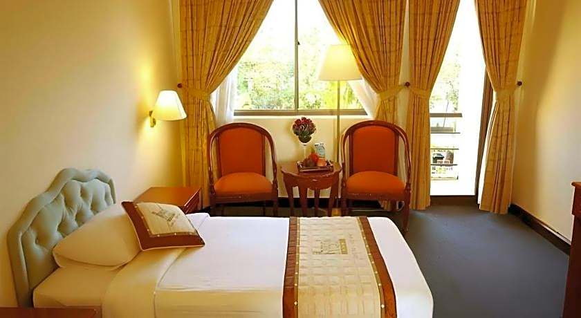 Royal Hotel