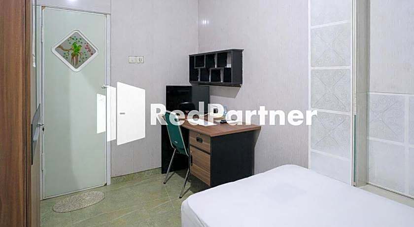 Pondok Hijau Syariah Mitra RedDoorz @ Citraland Surabaya