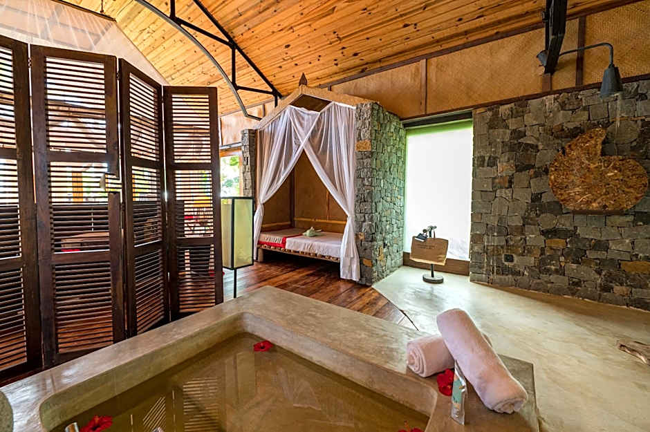 Princesse Bora Lodge & Spa