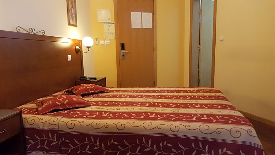 Grande Pensao Residencial Alcobia