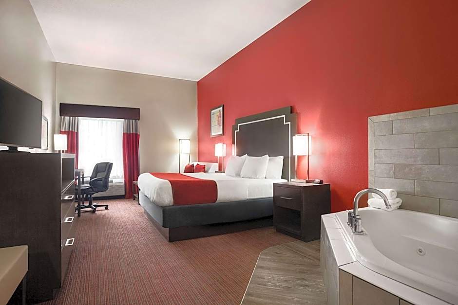 Days Inn & Suites by Wyndham Murfreesboro