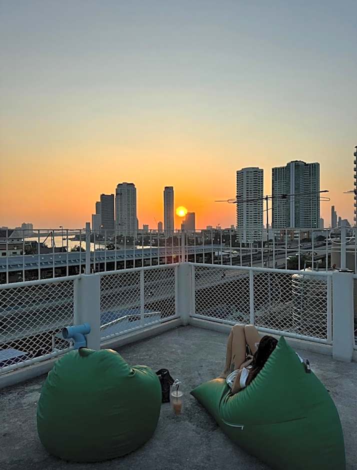 Unplugged at Bangrak Design hostel 