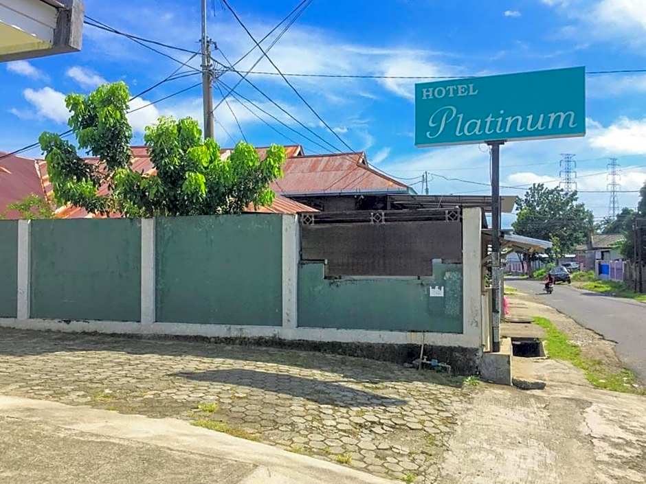 Urbanview Hotel Platinum Parepare