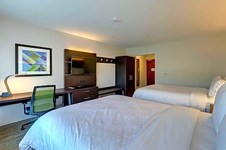 Standard Room with Two Queen Beds