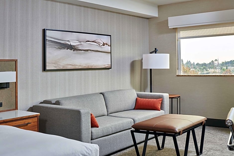 DoubleTree By Hilton Fullerton