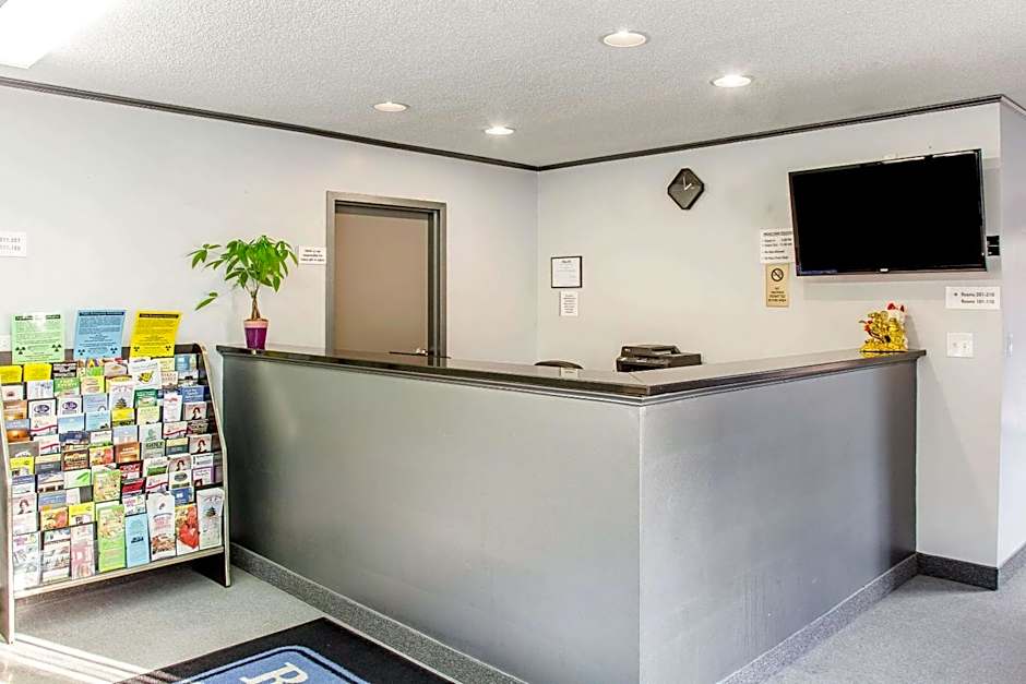 Rodeway Inn Groton - New London