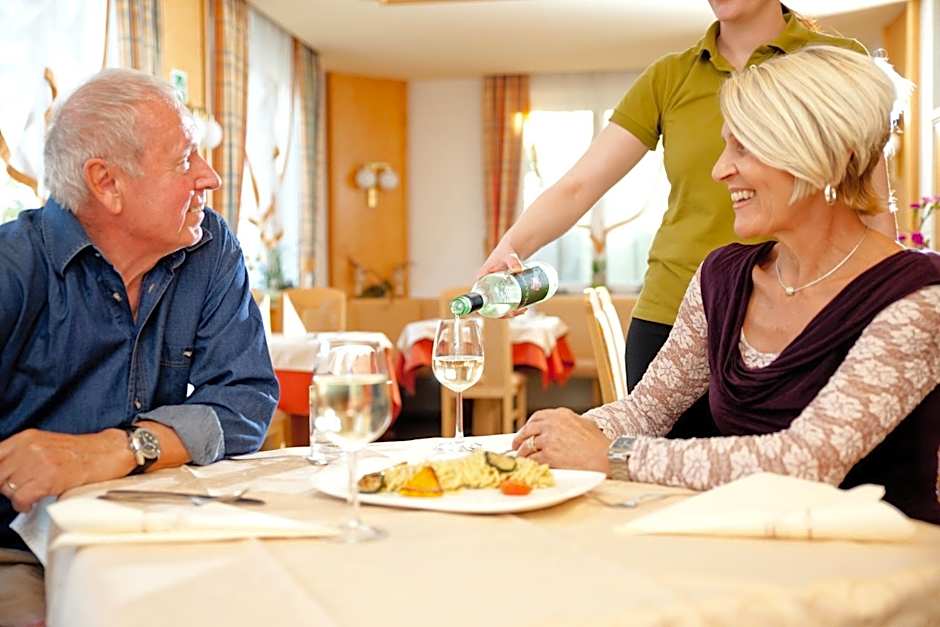 Hotel-Restaurant Teuschler-Mogg Bad Waltersdorf inklusiv Genusscard