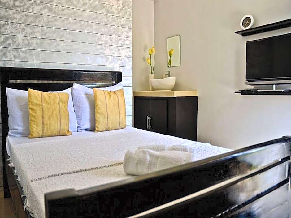 AA Travellers Pad Hotel