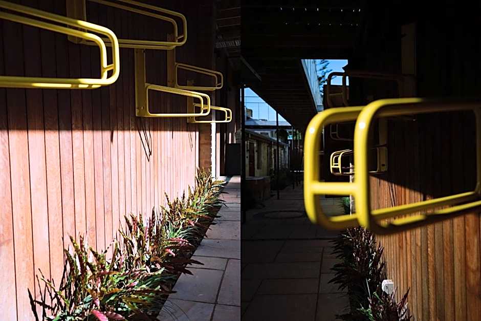 Garde and Warders Hotel