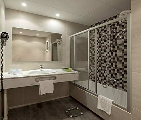 Comfort Room (2 Twin Beds)