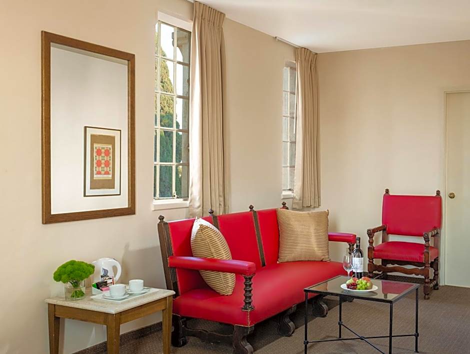 Ymca Three Arches Hotel