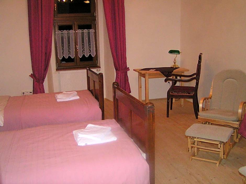 Kaštieľ Biela Dáma a Čierny Rytier