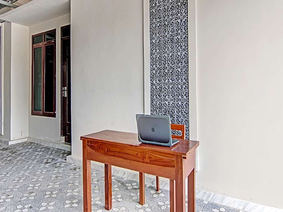 OYO 92176 Sandira Syariah