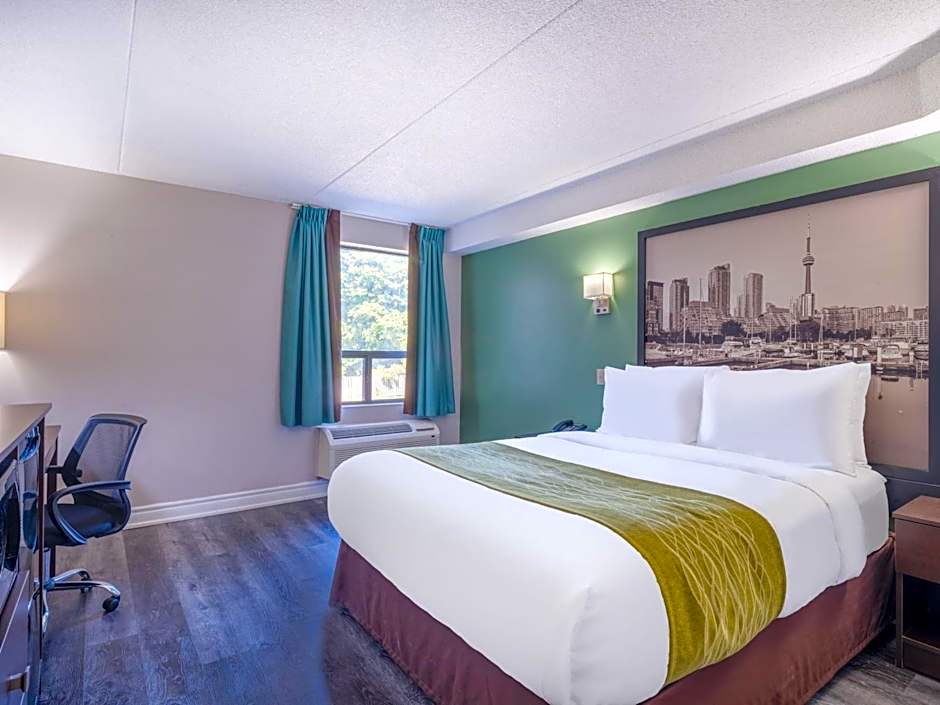 Super 8 by Wyndham Toronto East ON