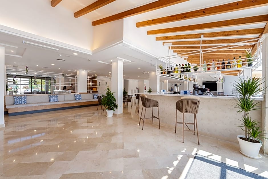 Caprice Isabel Aparthotel