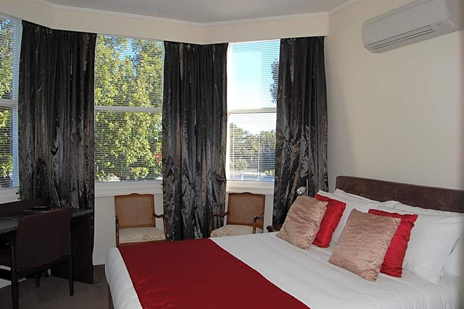 Photo 1 of 12 of Studio 1 Queen Bed