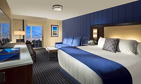 Premium King Room