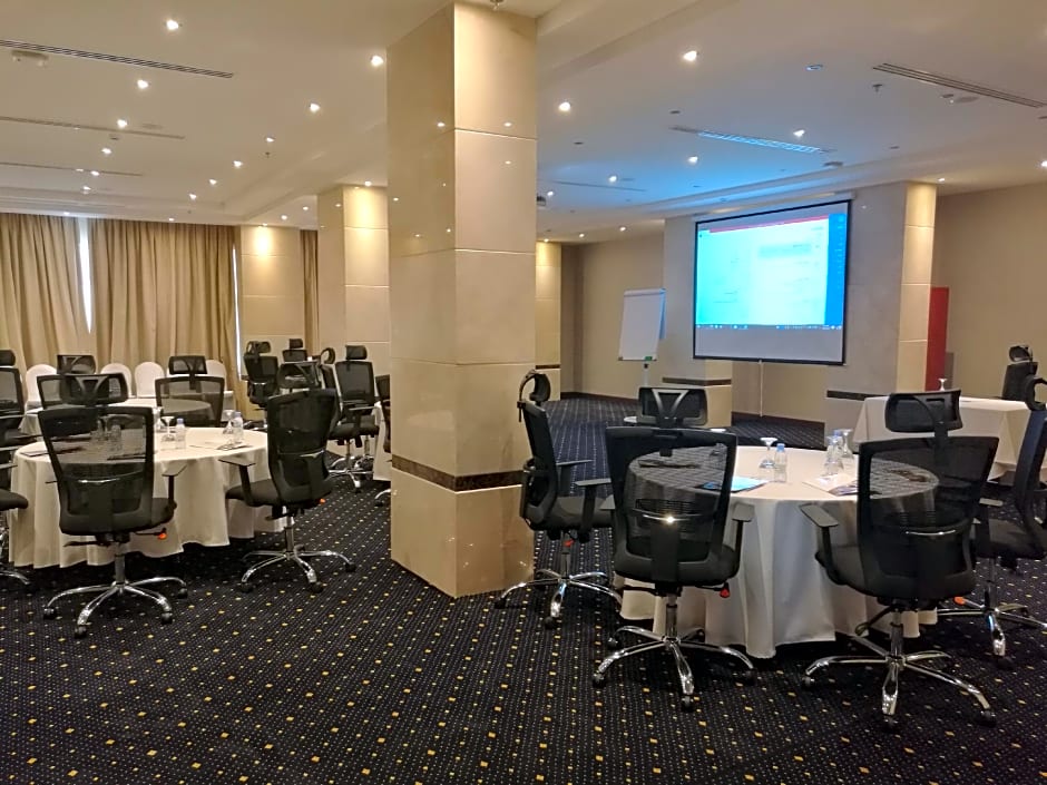 Naviti Warwick Al Khobar