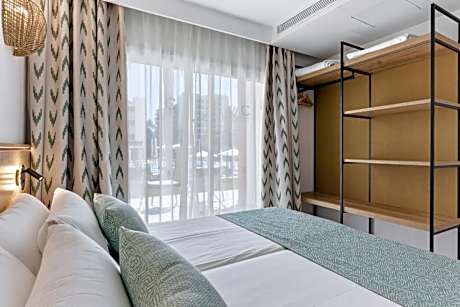 One-Bedroom Apartment with Pool View - Ground Floor