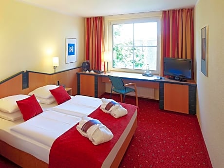 Standard Double Bed