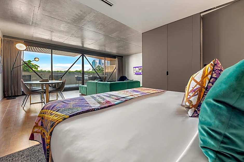 Crystalbrook Vincent