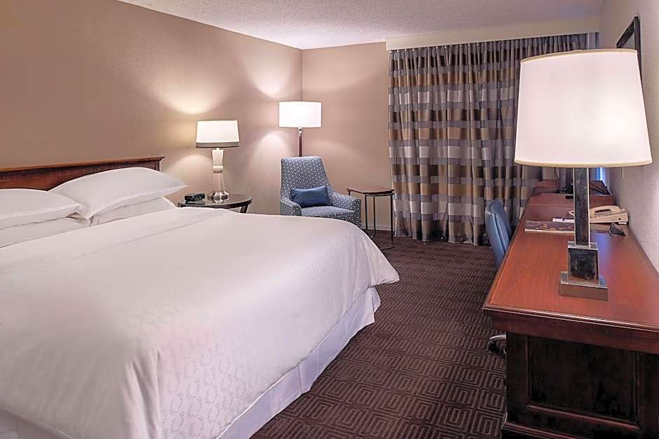 Sheraton Westport Chalet Hotel St. Louis
