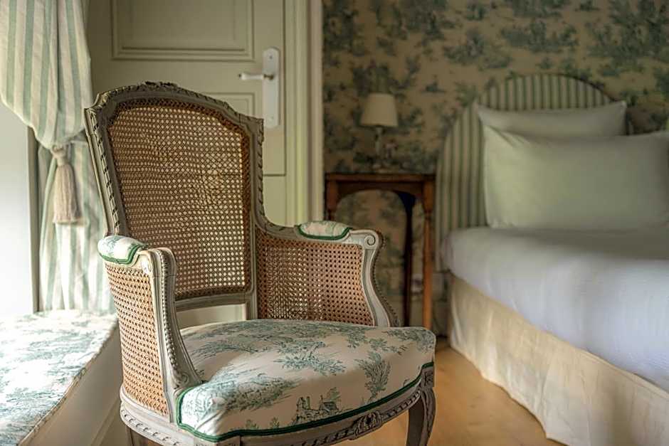 Le Chateau D'Etoges - Les Collectionneurs