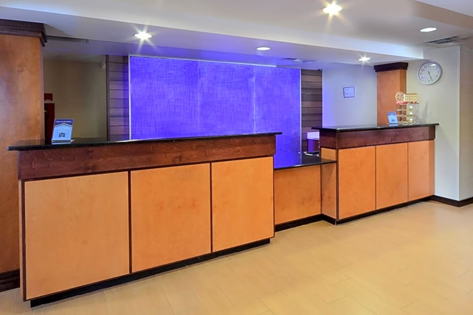 Fairfield Inn & Suites Roanoke Hollins/I-81