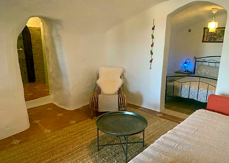 Cueva Romana, Solo Adultos, Apto para Nudistas