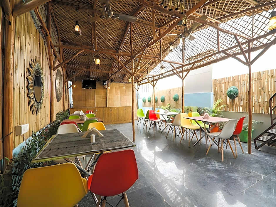 Hotel Amar International