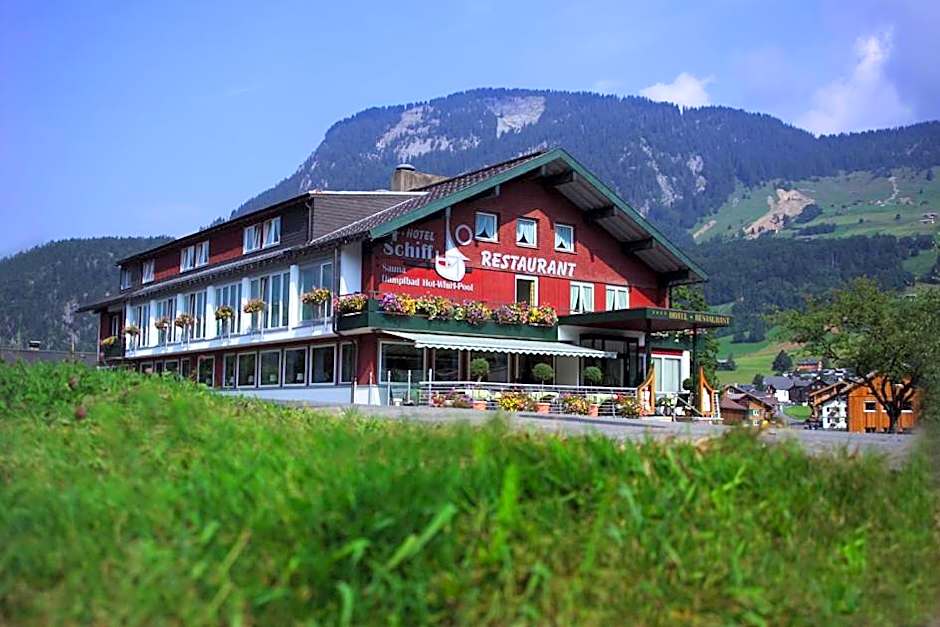 Das Schiff in den Bergen