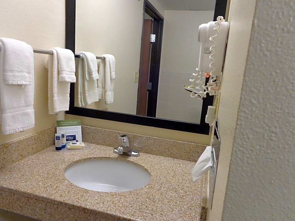 AmericInn by Wyndham Muscatine