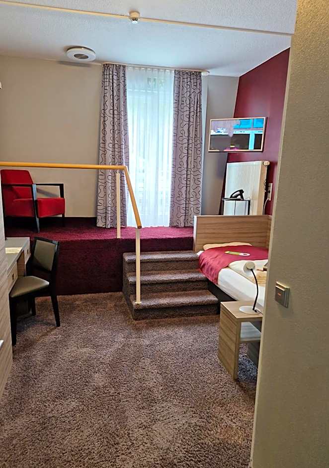 Photo 1 of 4 of Single Room