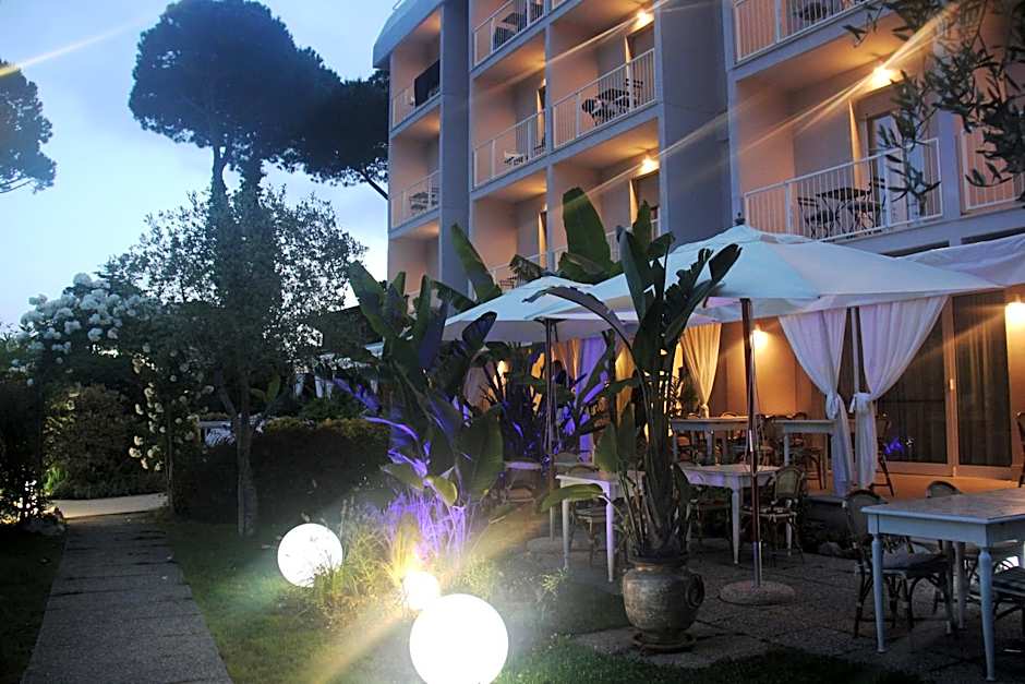 Hotel Bijou