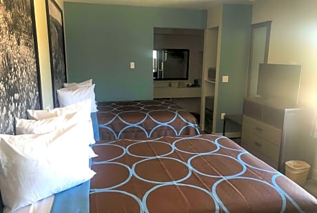 Queen Room with Two Queen Beds - Non-Smoking