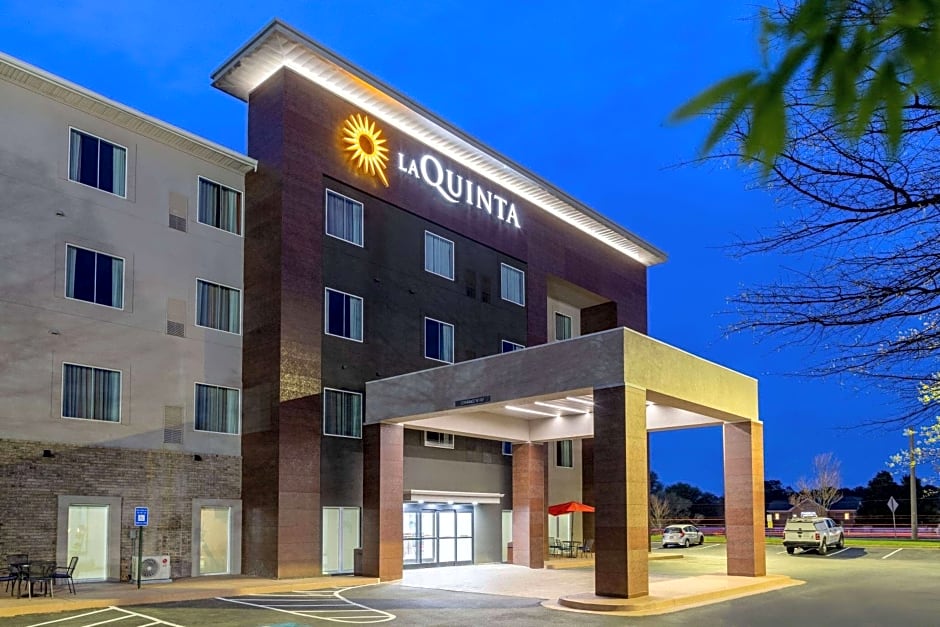 La Quinta Inn & Suites by Wyndham Augusta/Fort Eisenhower