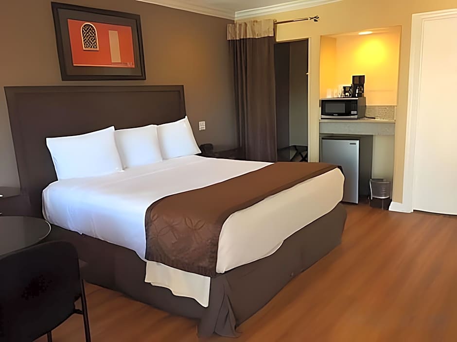 Om Park Inn and Suites El Cajon near San Diego